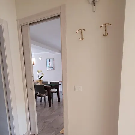 Lu Apartment